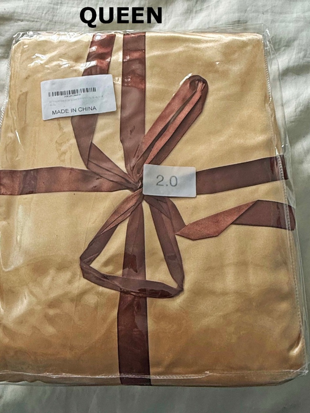 SATIN SHEET SET QUEEN SIZE, GOLD, 1 FLAT 1 FITTED & PILLOW CASES, BALTIC LINEN